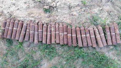 На Волині аграрії знайшли на полях арсенал застарілих снарядів На Волині аграрії знайшли на полях арсенал застарілих снарядів