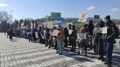 У Харкові протестують працівники театрів У Харкові протестують працівники театрів