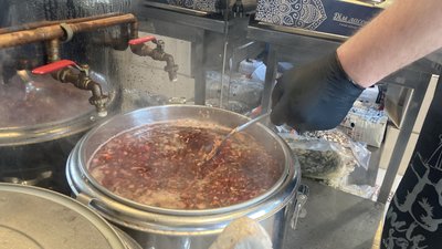 борщ у каструлі борщ у каструлі