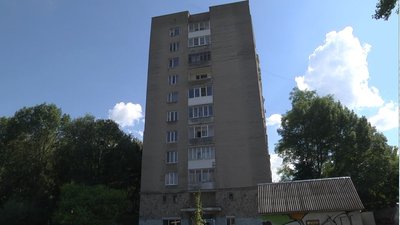 Жителі луцької багатоповерхівки – другий день без гарячої води Жителі луцької багатоповерхівки – другий день без гарячої води