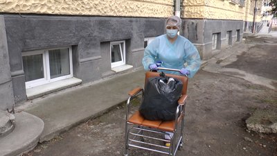 Як утилізовують медичні COVID-відходи в міській клінічній лікарні № 1 Івано-Франківська Як утилізовують медичні COVID-відходи в міській клінічній лікарні № 1 Івано-Франківська