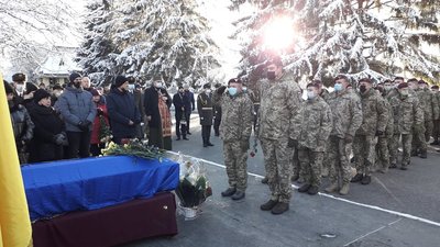 У Львові перепоховали захисника Донецького аеропорту Олександра Бондаря У Львові перепоховали захисника Донецького аеропорту Олександра Бондаря