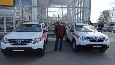 Два автомобіля швидкої допомоги для сільських амбулаторій придбали на Сумщині Два автомобіля швидкої допомоги для сільських амбулаторій придбали на Сумщині