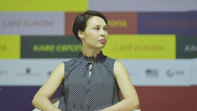 "Саме тому, що ми знаємо ким ми є, ми можемо себе захищати": говоримо про війну з письменницею Софією Андрухович "Саме тому, що ми знаємо ким ми є, ми можемо себе захищати": говоримо про війну з письменницею Софією Андрухович
