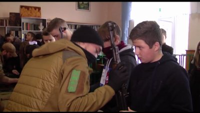 Військово-патріотичний вишкіл для учнів Барської школи на Вінниччині Військово-патріотичний вишкіл для учнів Барської школи на Вінниччині