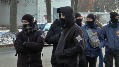 Учасники акції протесту проти забудови біля колишнього Кадетського корпусу Учасники акції протесту проти забудови біля колишнього Кадетського корпусу