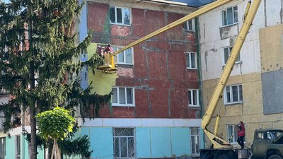 "Місто оживає і, взагалі, у нас найгарніше місто": Зеленодольськ на Криворіжжі відновлюють після 9 місяців обстрілів "Місто оживає і, взагалі, у нас найгарніше місто": Зеленодольськ на Криворіжжі відновлюють після 9 місяців обстрілів