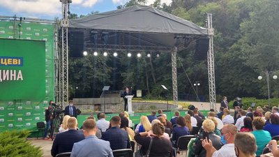 Стратегія розвитку та презентація "Слуг народу" Черкащини: візит Зеленського у Канів