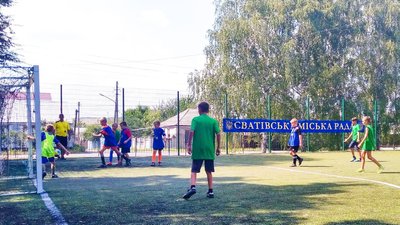 У Сватовому вуличні футбольні команди зіграли фінальні матчі