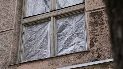 Пошкоджене вікно, допомога, гроші, люди, пошкоджене майно, Франківськ