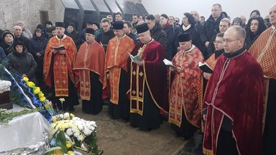 У Тернополі попрощалися з бійцем Богданом Покітком У Тернополі попрощалися з бійцем Богданом Покітком