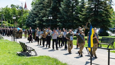 В Ужгороді попрощалися із полеглим на війні Еріком Штилом В Ужгороді попрощалися із полеглим на війні Еріком Штилом
