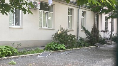 Що відбувається на місці ракетного удару по Дніпру. Фоторепортаж Що відбувається на місці ракетного удару по Дніпру. Фоторепортаж