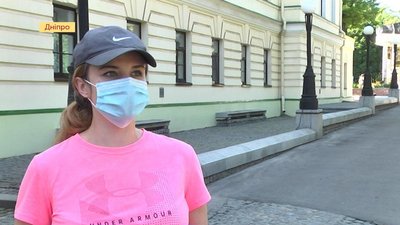 З лікарні імені Мечникова в Дніпрі виписали п'ятьох пацієнтів, які одужали від коронавірусу З лікарні імені Мечникова в Дніпрі виписали п'ятьох пацієнтів, які одужали від коронавірусу