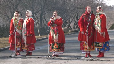 Попри повітряну тривогу на Черкащині відзначили 209 річницю Тараса Шевченка Попри повітряну тривогу на Черкащині відзначили 209 річницю Тараса Шевченка