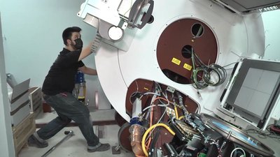 Єдиний на Сході України: на Донеччині встановлюють радіологічний апарат для лікування онкохворих Єдиний на Сході України: на Донеччині встановлюють радіологічний апарат для лікування онкохворих