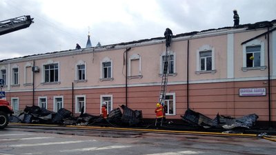 У Житомирі горіла офісна будівля релігійної організації У Житомирі горіла офісна будівля релігійної організації