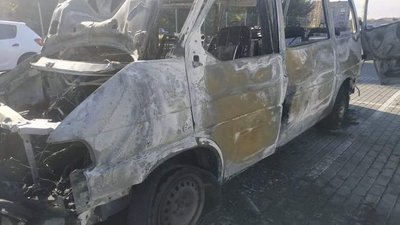 У Краматорську на стоянці згорів автомобіль