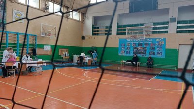 "Вакцинуюся, бо "приперло": репортаж з центрів вакцинації у Франківську