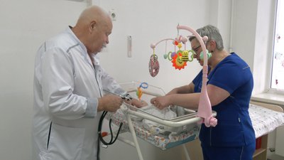 Прооперований малюк самостійно їсть: черкаські медики врятували дитя з вродженими вадами, від якого відмовилися рідні Прооперований малюк самостійно їсть: черкаські медики врятували дитя з вродженими вадами, від якого відмовилися рідні