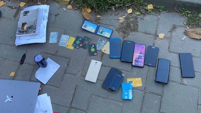 Збирали гроші для хворих дітей та військовослужбовців: на Вінниччині поліцейські викрили псевдоволонтерів