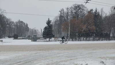 Як у Полтаві розчищали від снігу дороги та тротуари та що прогнозують синоптики