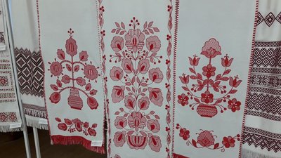 Купили мені нитки і сказали: у 5 років дівчина має вміти вишивати. Вишивальниця рушників Купили мені нитки і сказали: у 5 років дівчина має вміти вишивати. Вишивальниця рушників