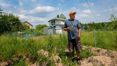 На дачному масиві біля Луцька — люди пів місяця без води та не мають чим полити врожай На дачному масиві біля Луцька — люди пів місяця без води та не мають чим полити врожай