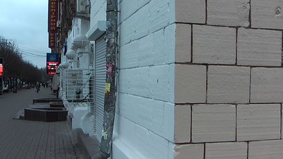 Біла фарба на історичній будівлі - «в законі» Біла фарба на історичній будівлі - «в законі»