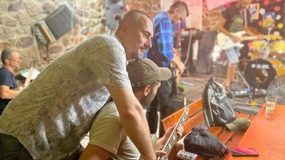 В Миколаєві вчергове відбувся благодійний концерт на підтримку ЗСУ В Миколаєві вчергове відбувся благодійний концерт на підтримку ЗСУ