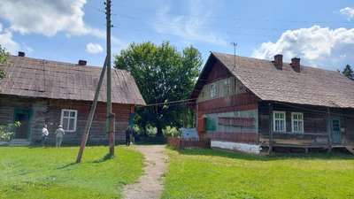 Корпуси старої школи у Либохорі Корпуси старої школи у Либохорі