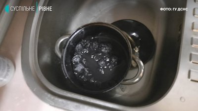 У Рівному сусіди врятували чоловіка, який ледь не задихнувся підгорілими пельменями
