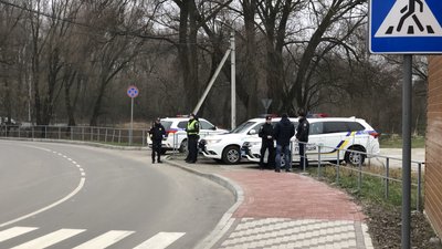 Водохреще у Чернігові: як це відбувалось на пляжі "Золотий берег" Водохреще у Чернігові: як це відбувалось на пляжі "Золотий берег"