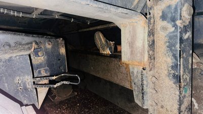 Схованка, вантажівка, незаконний перетин кордону, військовий, СЗЧ