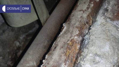 У багатоповерхівці Сум не можуть знайти господаря труб гарячого водопостачання У багатоповерхівці Сум не можуть знайти господаря труб гарячого водопостачання