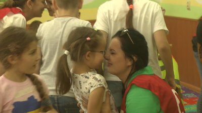 Студенти педакадемії зі спеціальностей психологія, дошкільна освіта, хореографія у кімнаті психосоціальної підтримки займаються з дітьми на волонтерських засадах. Студенти педакадемії зі спеціальностей психологія, дошкільна освіта, хореографія у кімнаті психосоціальної підтримки займаються з дітьми на волонтерських засадах.