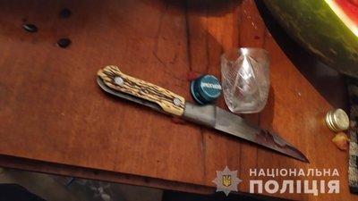 На Херсонщині в ході пиятики жінка зарізала чоловіка На Херсонщині в ході пиятики жінка зарізала чоловіка