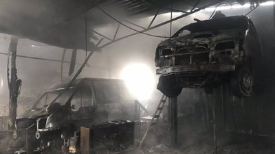 Протягом ранку у двох районах Харкова горіли сім автівок Протягом ранку у двох районах Харкова горіли сім автівок