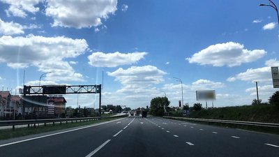 На Рівненщині демонтують незаконні білборди для потреб оборони