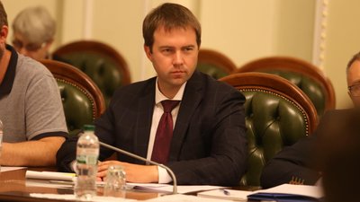 "Фракція – не суд". У "Слузі народу" пояснили, чому не відреагували на ДТП за участі нардепа Трухіна