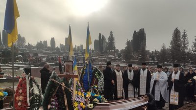 У Тернополі попрощалися із військовослужбовцем Тимофієм Антощуком У Тернополі попрощалися із військовослужбовцем Тимофієм Антощуком