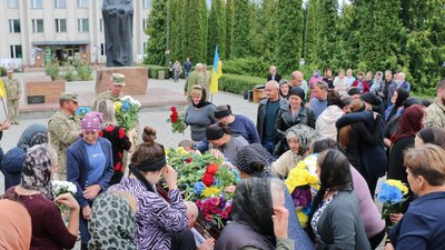 На Тернопільщині у громадах попрощалися з двома воїнами