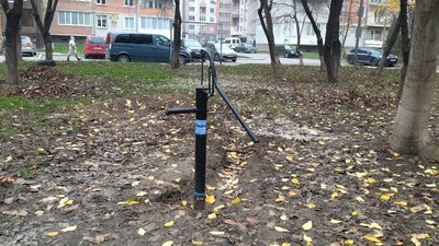 У Луцьку облаштовують колонки для видобування води У Луцьку облаштовують колонки для видобування води