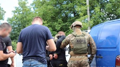 На Закарпатті затримали двох чоловіків, яких підозрюють у переправленні призовників через кордон