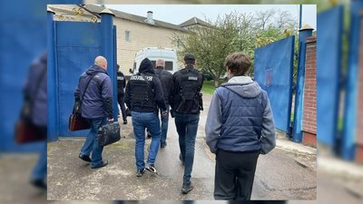 Правоохоронці на території СІЗО Правоохоронці на території СІЗО