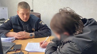 Підозрювана в пограбуванні, поліція, Дніпро