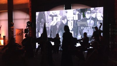 У Франківську відбувся музично-балістичний
артперформанс "Голос пекельної стріли" У Франківську відбувся музично-балістичний
артперформанс "Голос пекельної стріли"