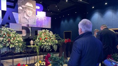 У Києві попрощалися з керівником "Театру на Подолі" Малаховим У Києві попрощалися з керівником "Театру на Подолі" Малаховим