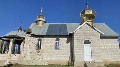 Обстрілювали ракетами та з танків. На Миколаївщині відновлюють церкву Обстрілювали ракетами та з танків. На Миколаївщині відновлюють церкву