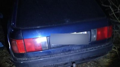 Поліція затримала підозрюваних у розбійному нападі на лісівника на Чернігівщині Поліція затримала підозрюваних у розбійному нападі на лісівника на Чернігівщині